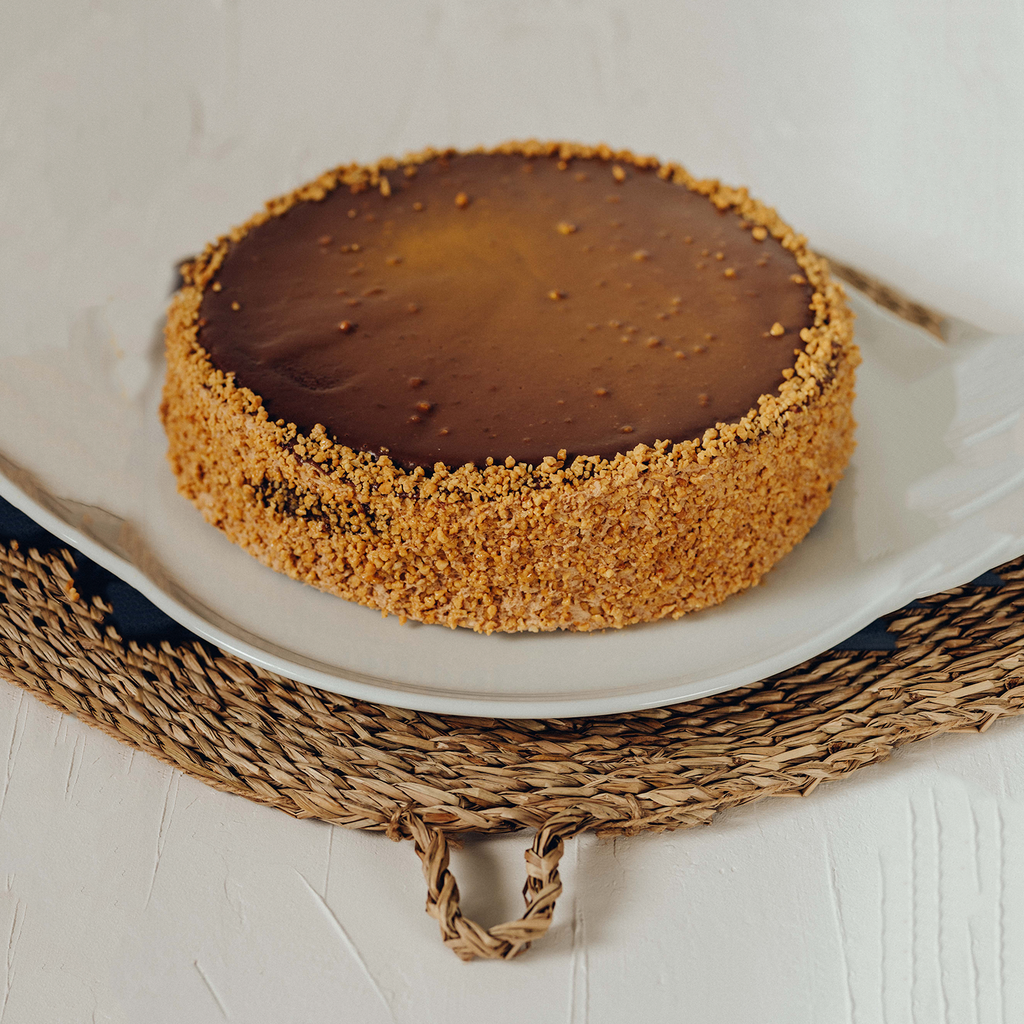 UND 1 TARTA FERRERO 2KG (14/16 RACIONES)