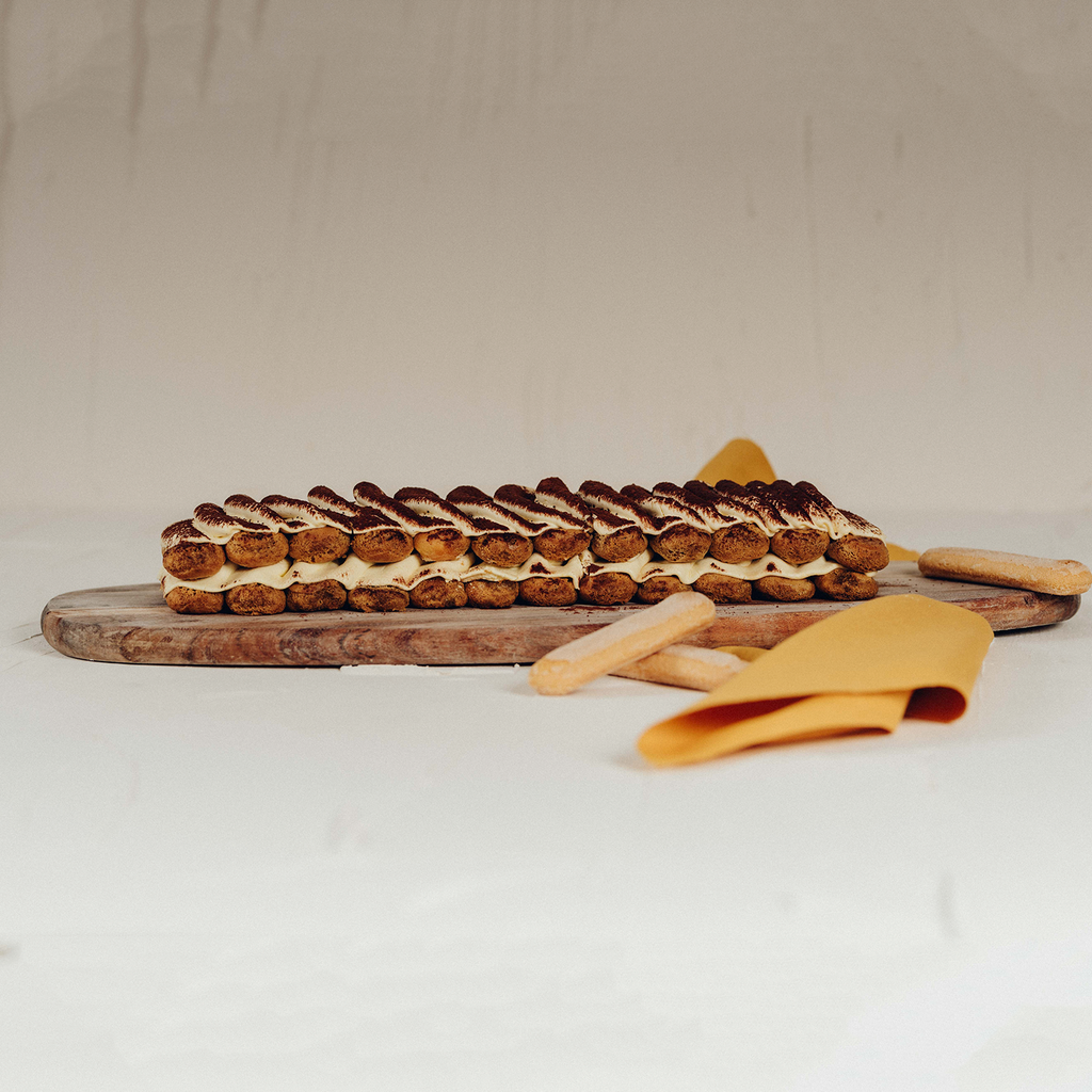 UND 1 TARTA TIRAMISU BARRA 0,900KG (9 RACIONES)